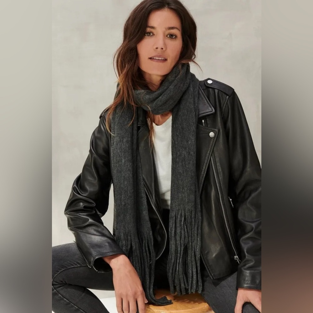 New in bag! Lucky Brand - Solid Brushed Scarf - Dark Grey Felt with Fringe